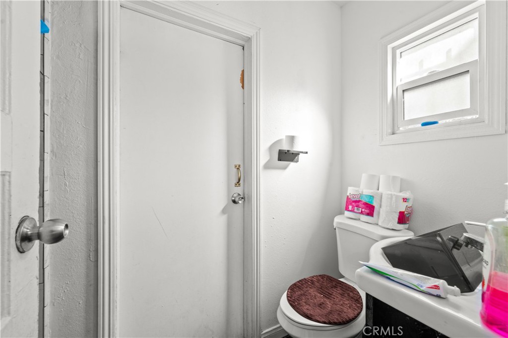 1438 E 20th Street Property Photo 8