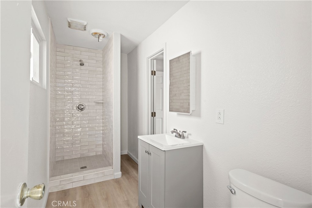 1438 E 20th Street Property Photo 25