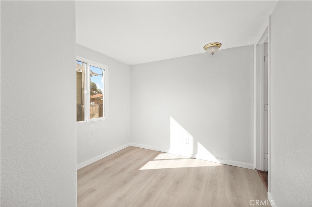 1438 E 20th Street Property Photo 27
