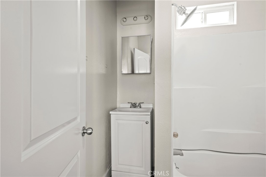 1438 E 20th Street Property Photo 41