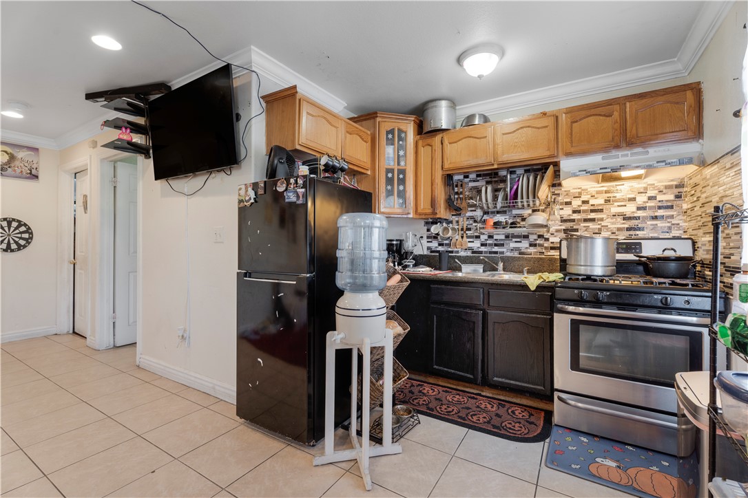 9207 S Central Property Photo 7
