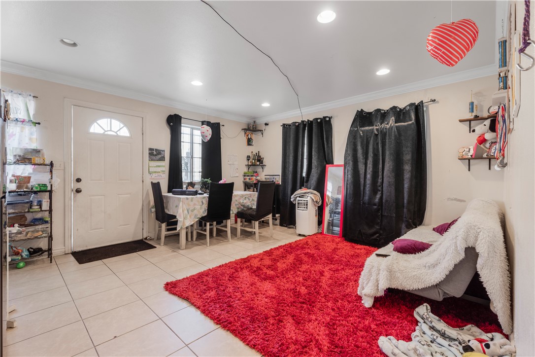 9207 S Central Property Photo 8