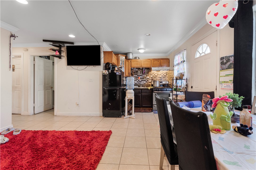 9207 S Central Property Photo 10