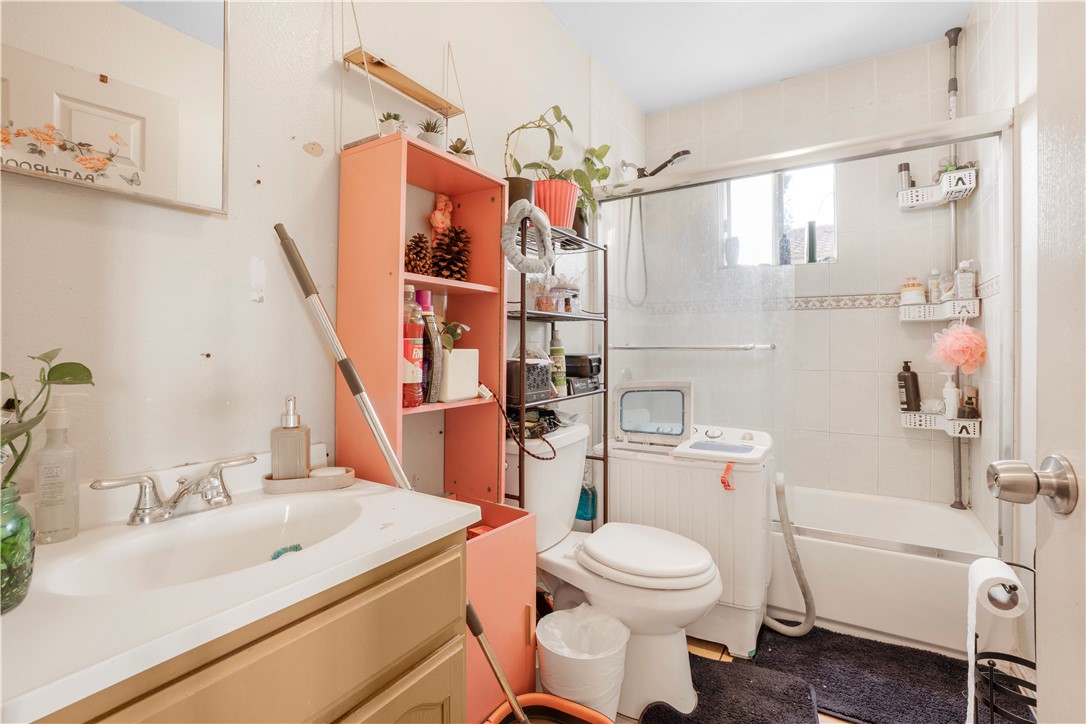9207 S Central Property Photo 12
