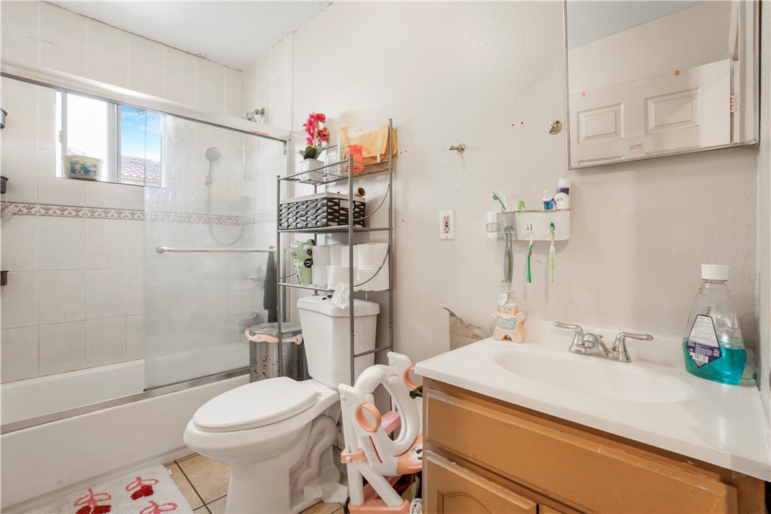 9207 S Central Property Photo 13