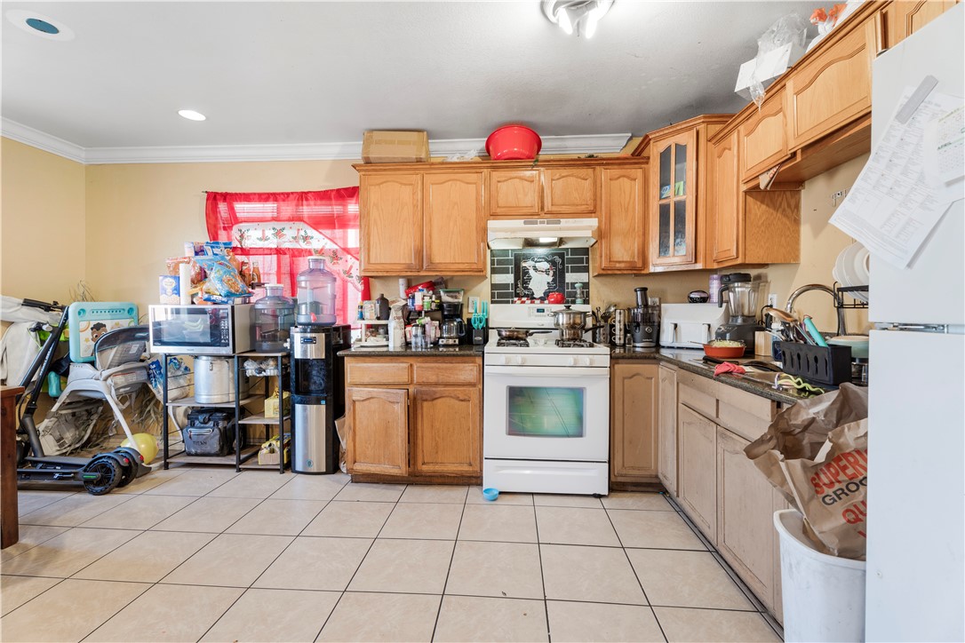 9207 S Central Property Photo 19