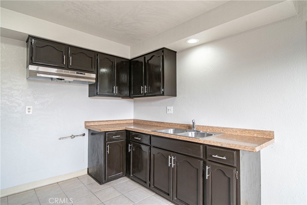 1308 E Oaks Street C Property Photo 2