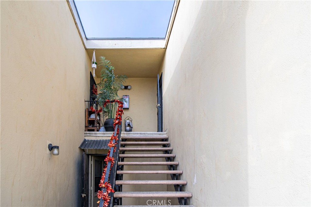 1308 E Oaks Street C Property Photo 16