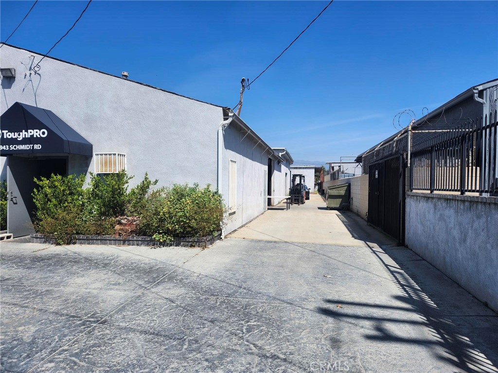 10943 Schmidt Property Photo 2