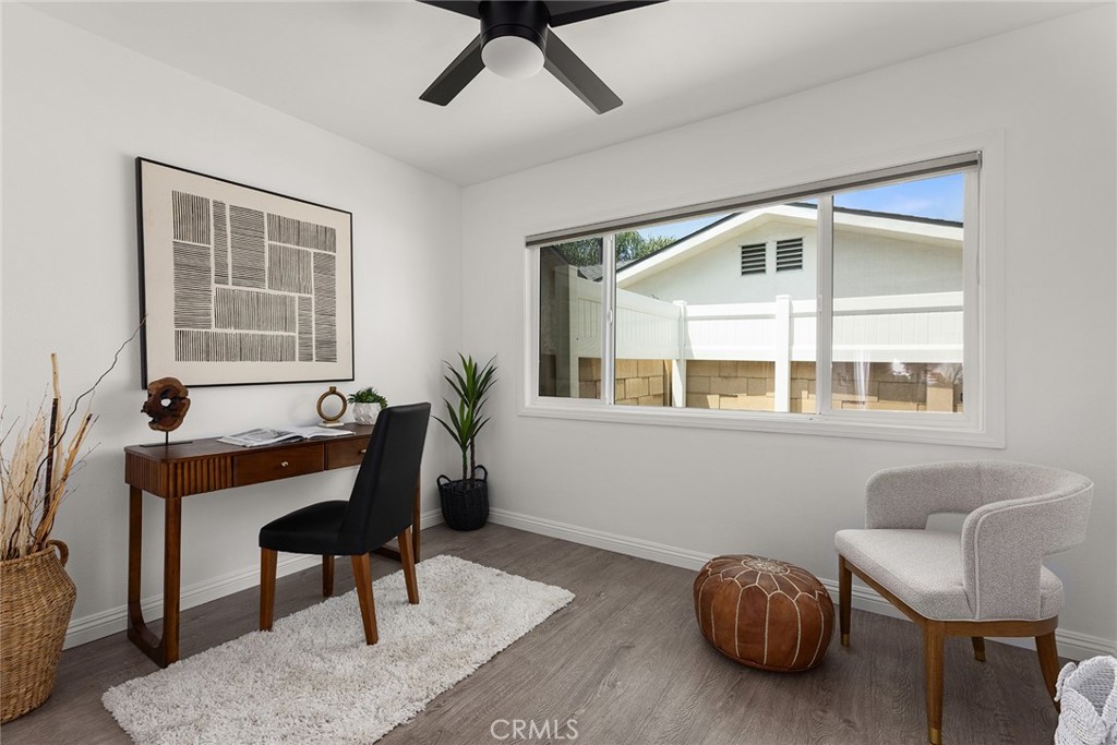 15809 Kingsbury Street Property Photo 6