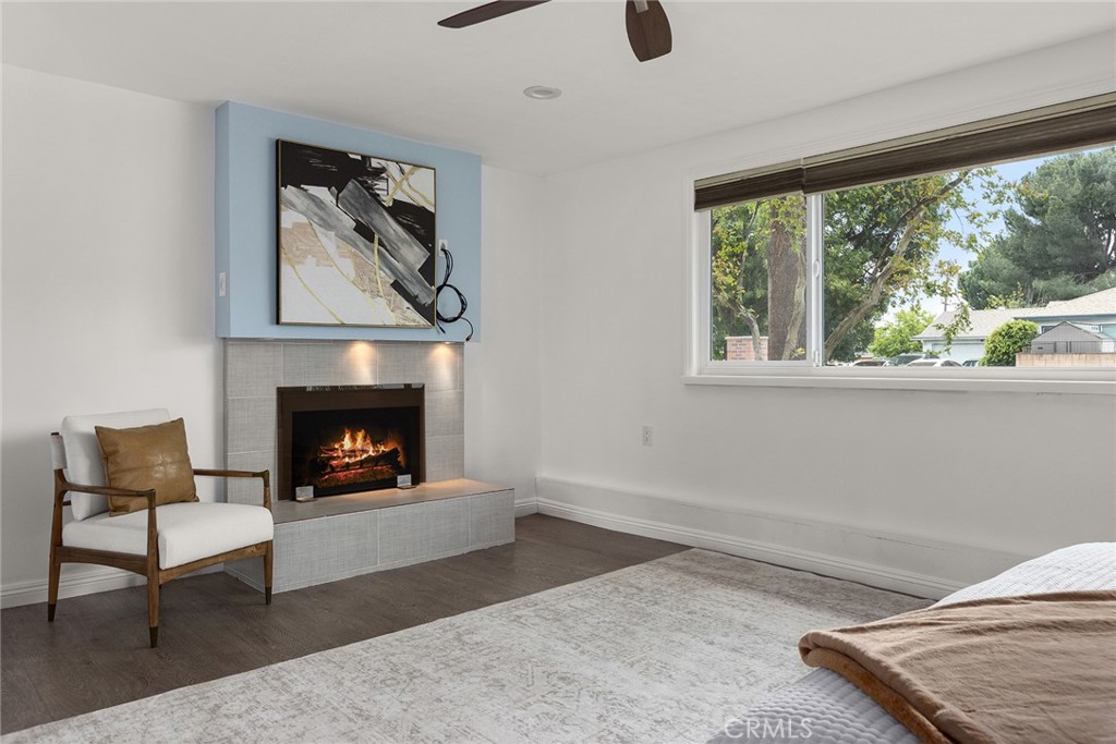 15809 Kingsbury Street Property Photo 12