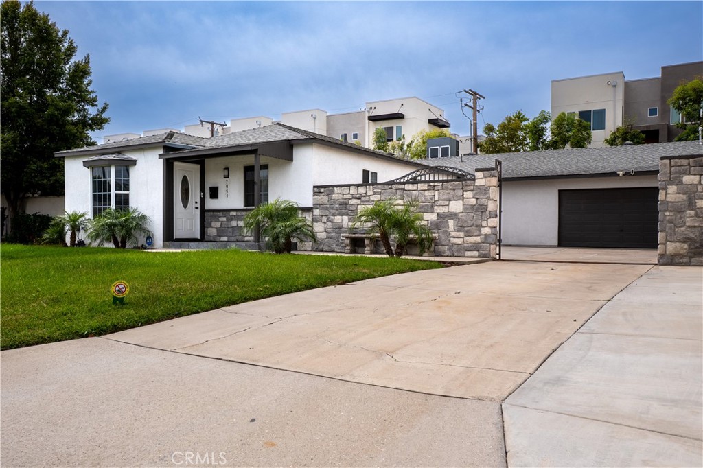 7041 Indiana Property Photo 4