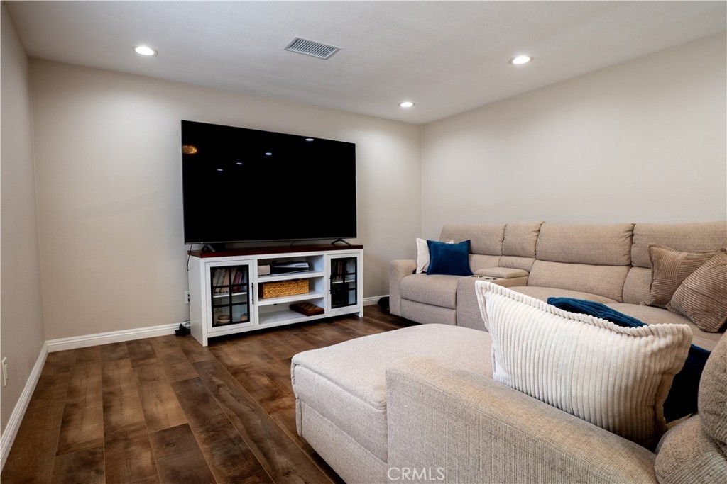 7041 Indiana Property Photo 7