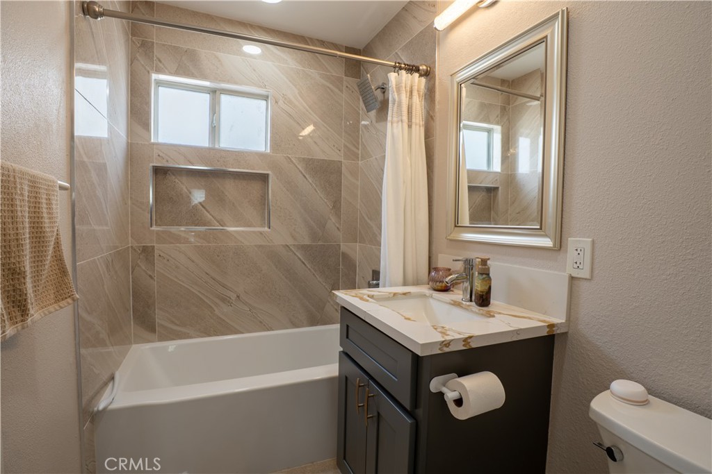 7041 Indiana Property Photo 21