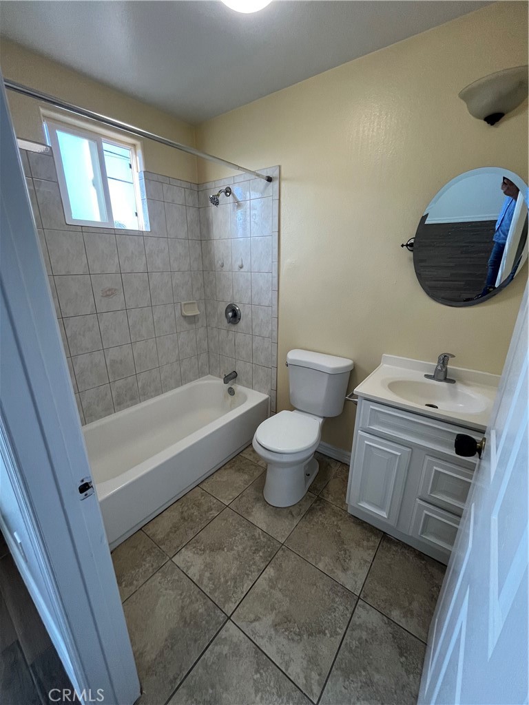 123 W 66th Property Photo 18
