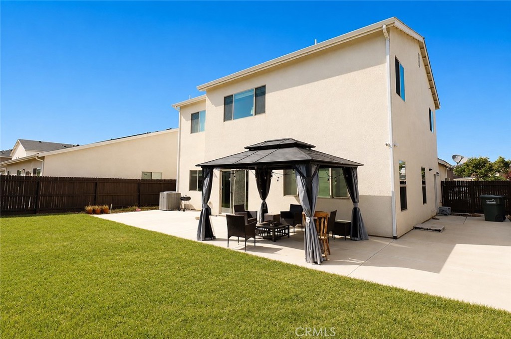 2482 Valdes Dr Property Photo 3