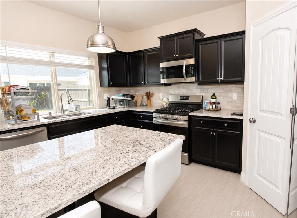 2482 Valdes Dr Property Photo 10