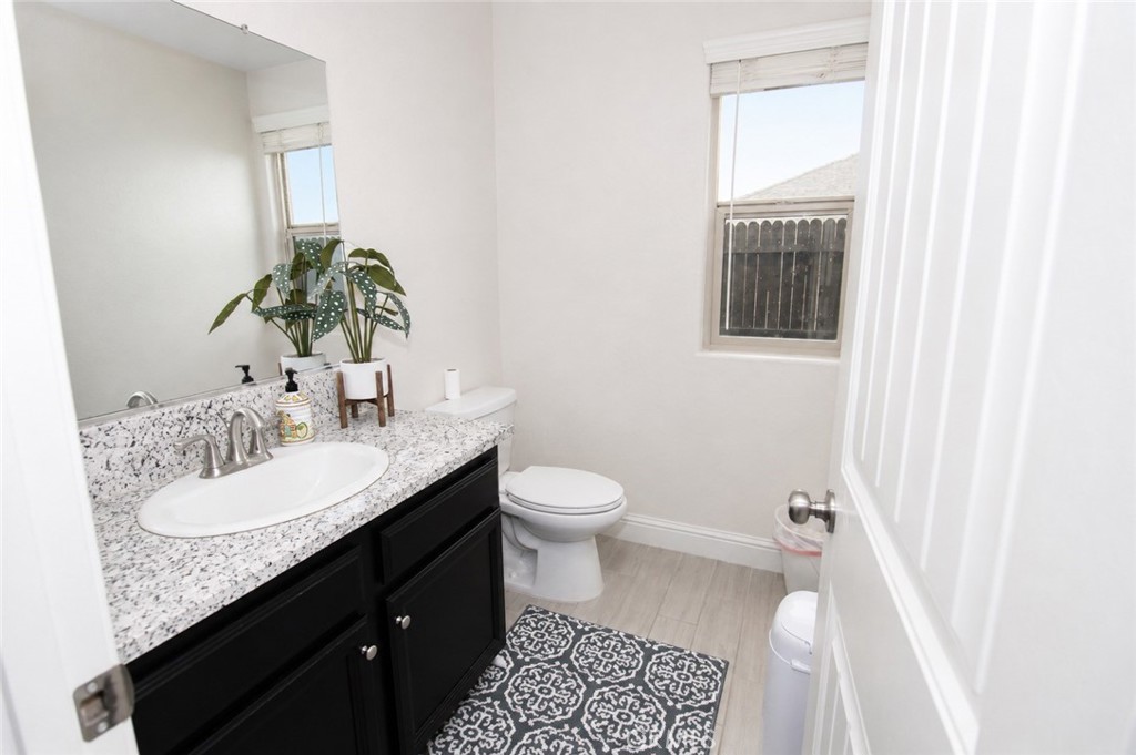2482 Valdes Dr Property Photo 15