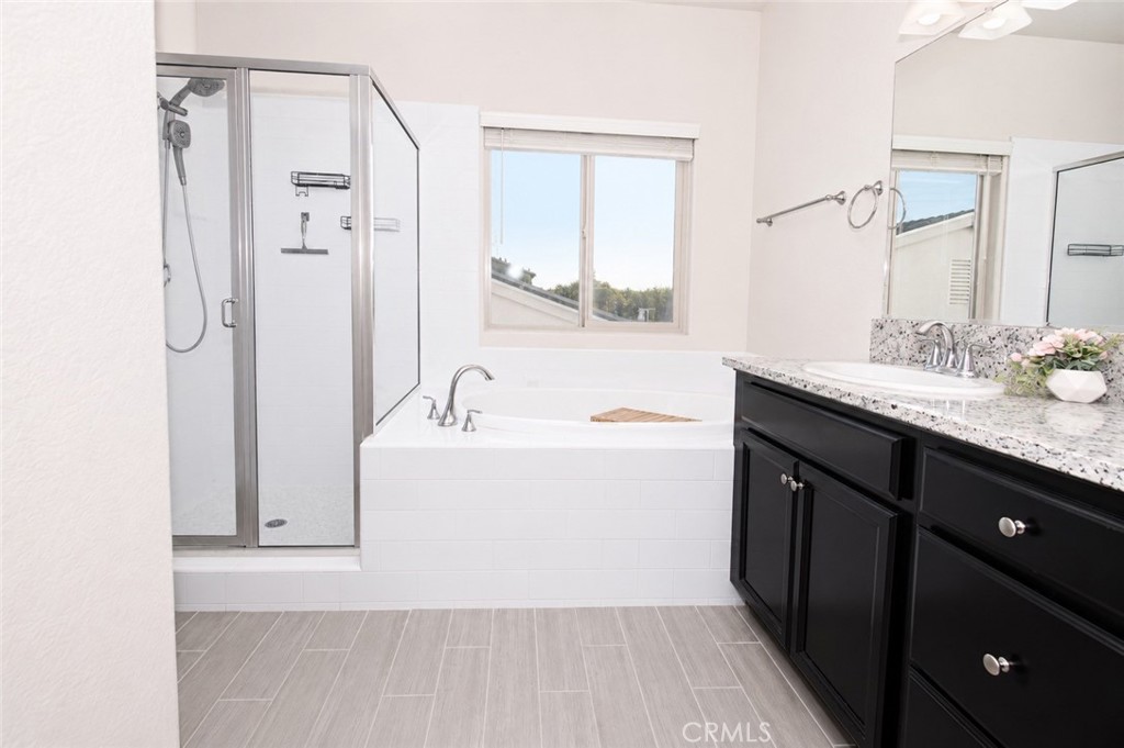 2482 Valdes Dr Property Photo 23