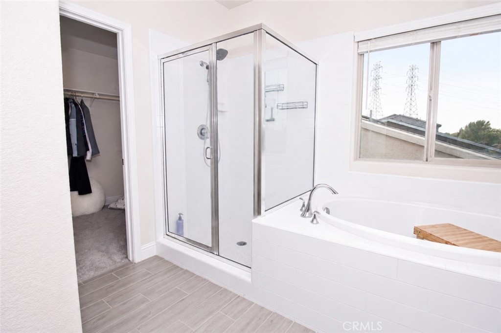 2482 Valdes Dr Property Photo 24