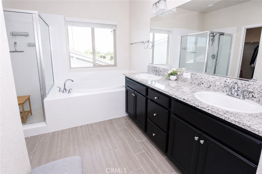 2482 Valdes Dr Property Photo 30