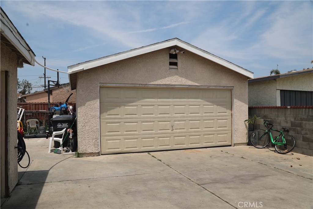 3531 E 61st Property Photo 8