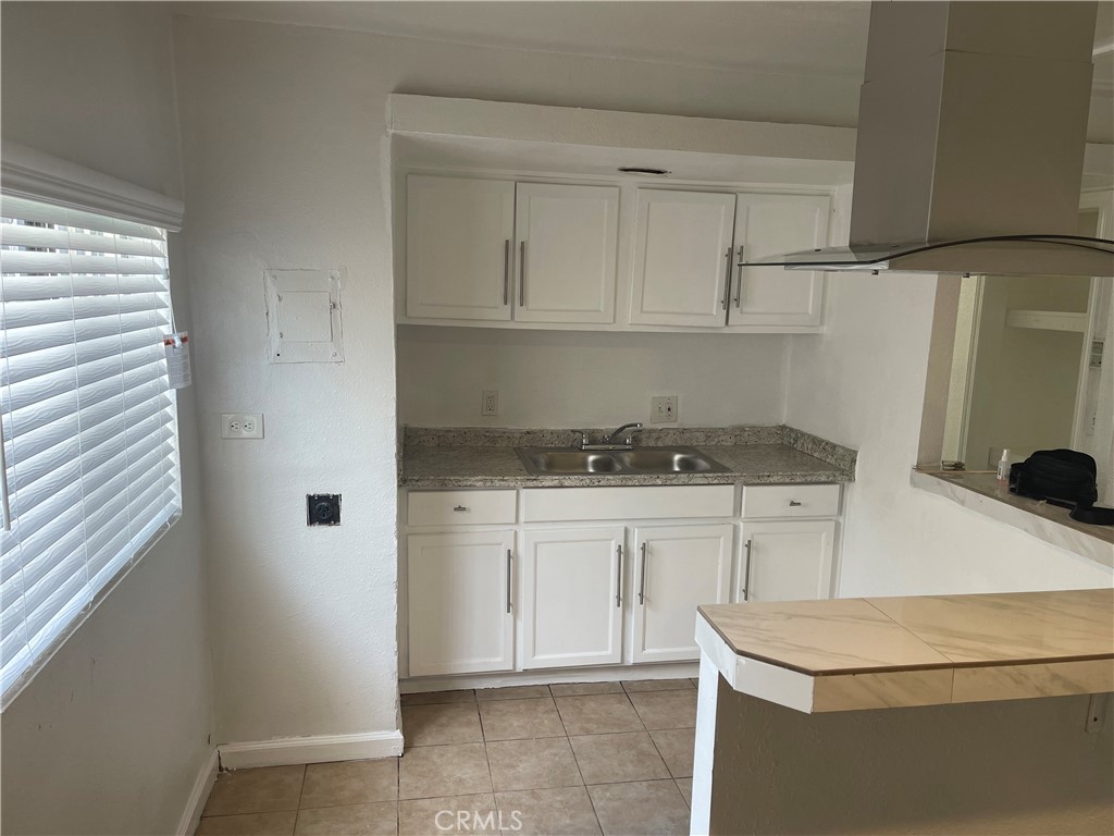 4605 Arlington 1/2 Property Photo 2