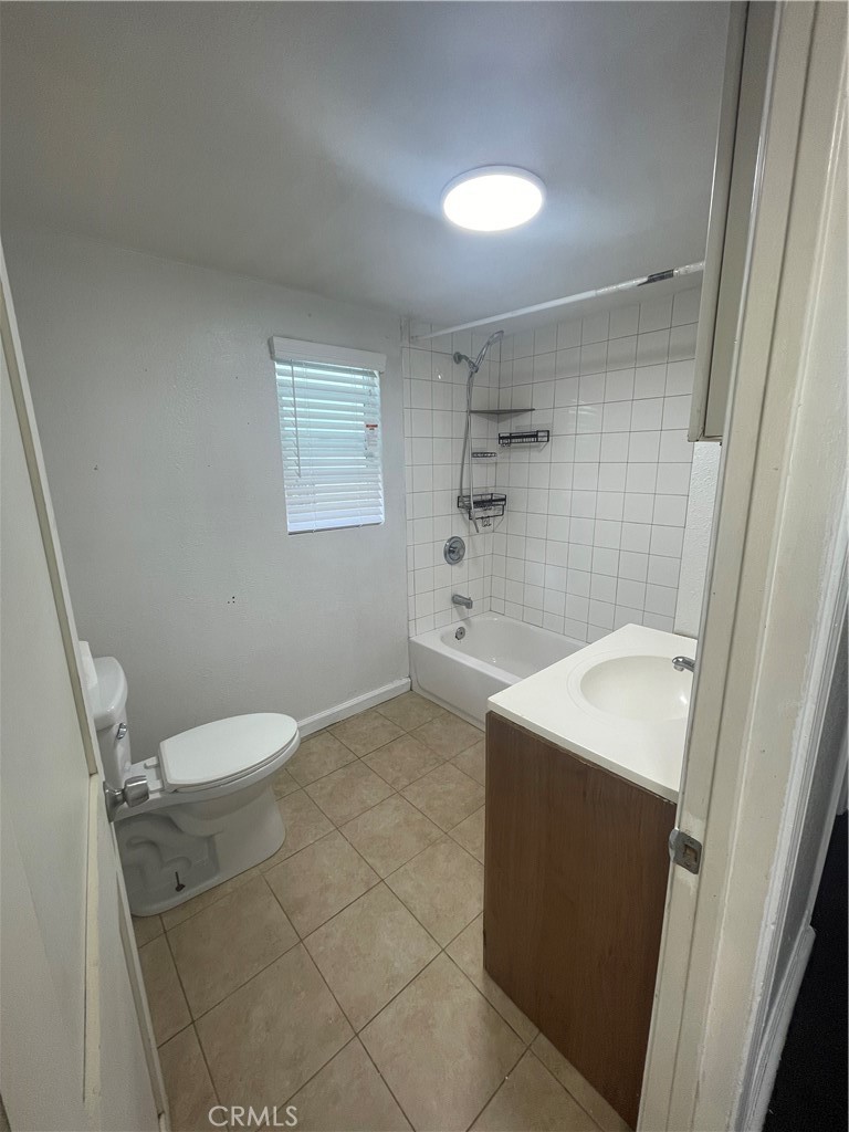 4605 Arlington 1/2 Property Photo 9