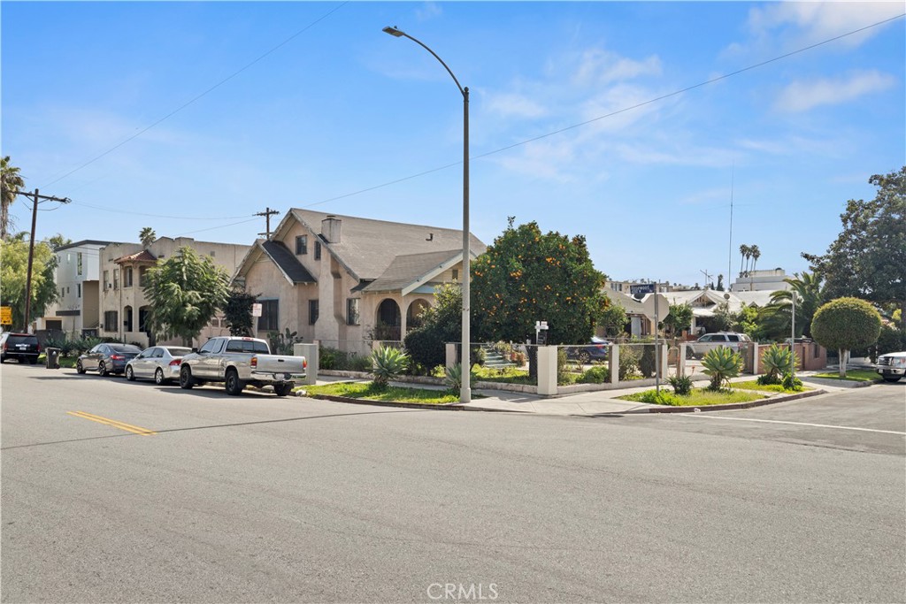 4214 Rosewood Property Photo 2