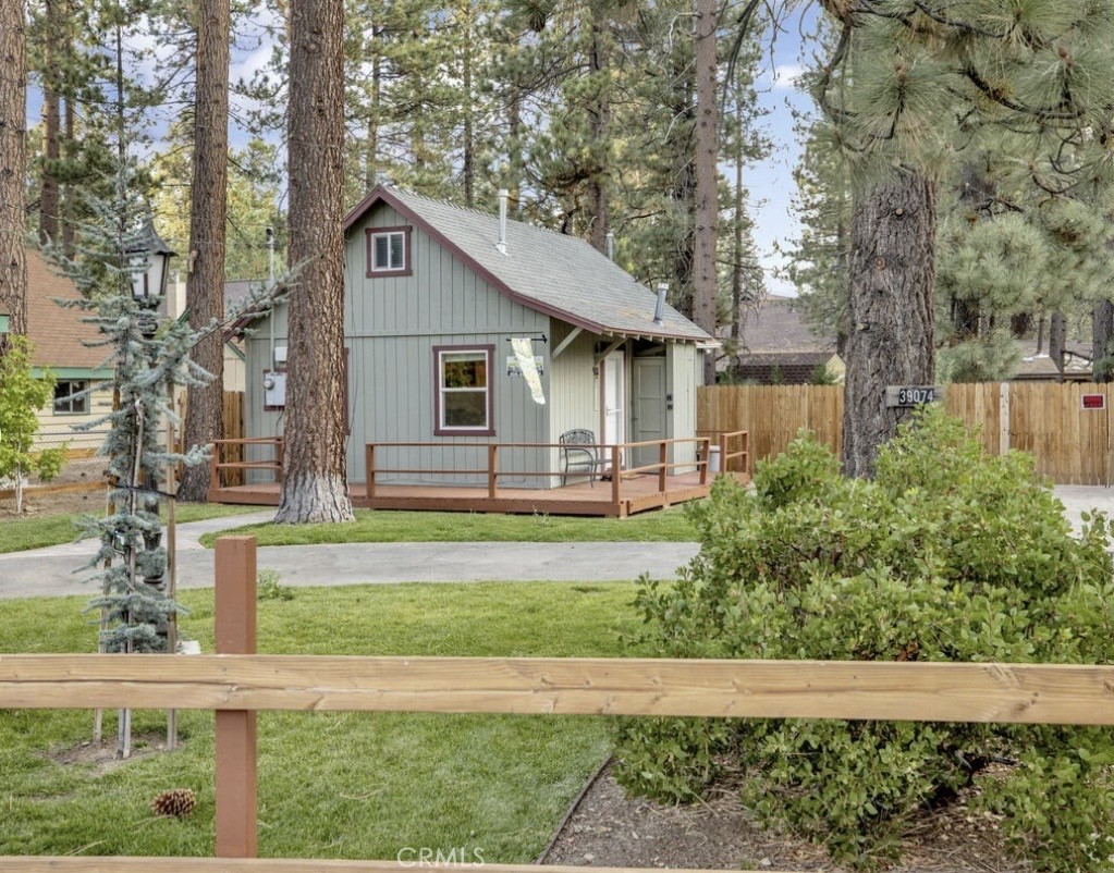39074 North Bay Property Photo 3
