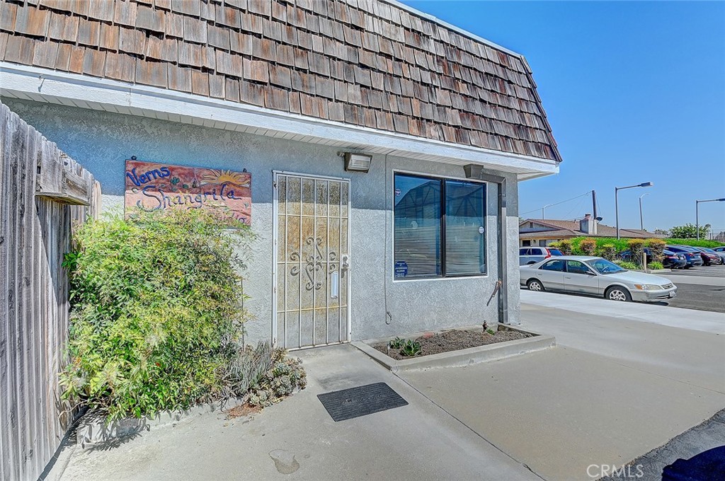 2715 E 56th Street Property Photo 1
