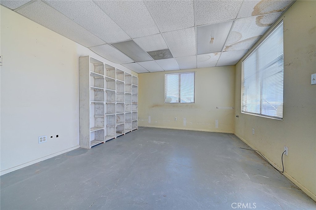 2715 E 56th Street Property Photo 7