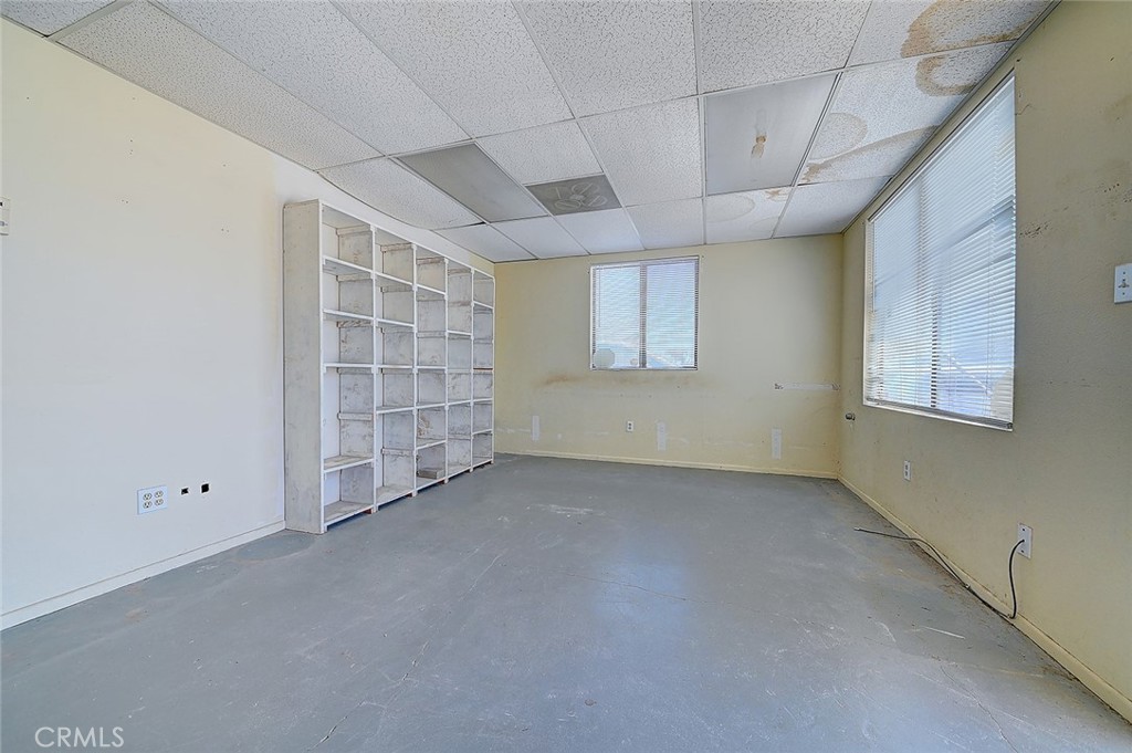 2715 E 56th Street Property Photo 7