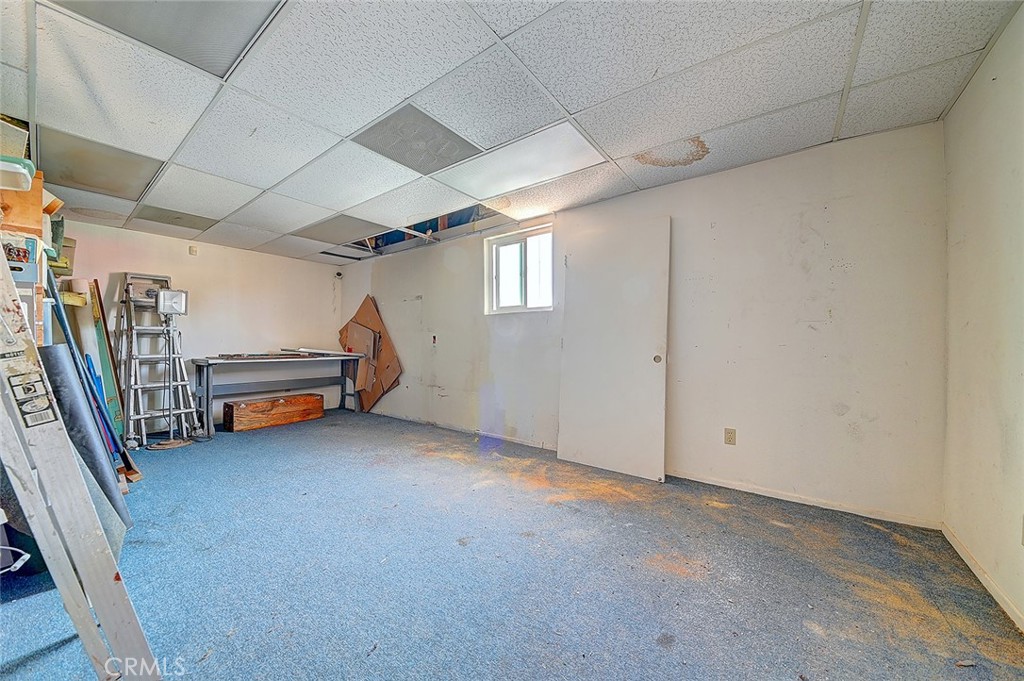 2715 E 56th Street Property Photo 10