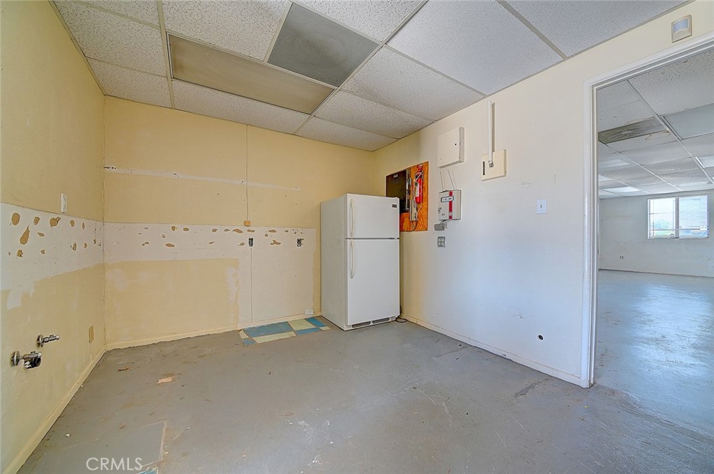 2715 E 56th Street Property Photo 11