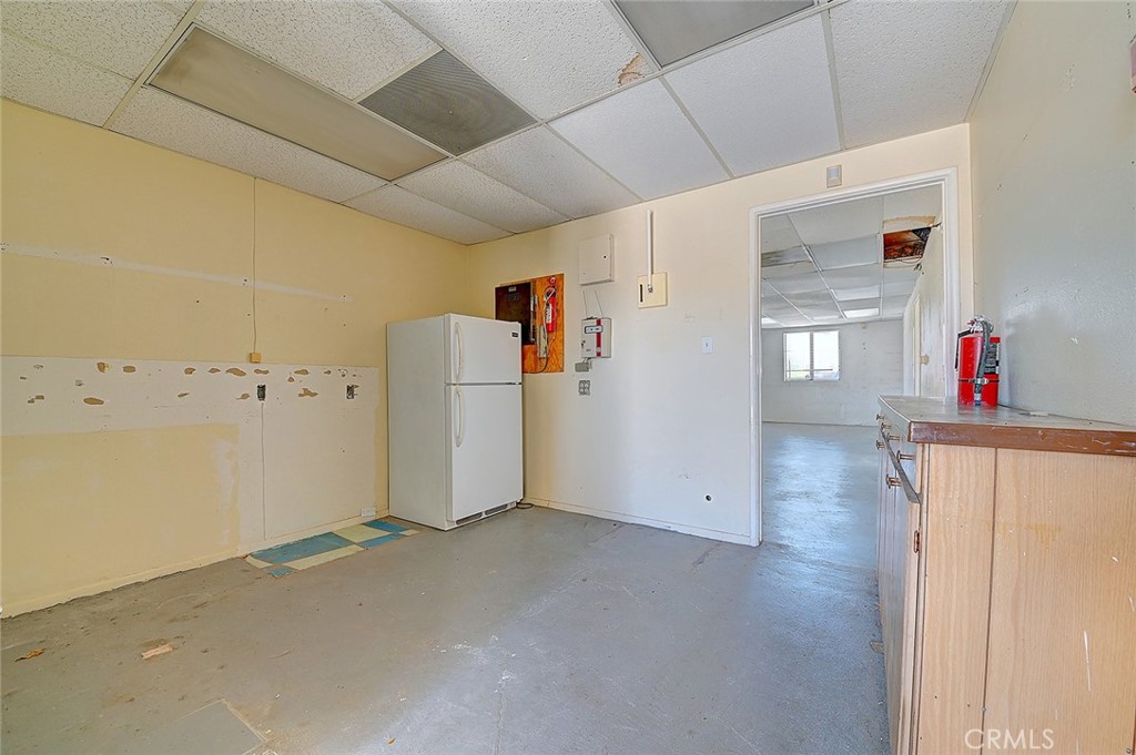2715 E 56th Street Property Photo 12