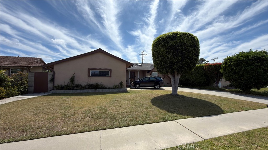 9132 Vons Property Photo 2