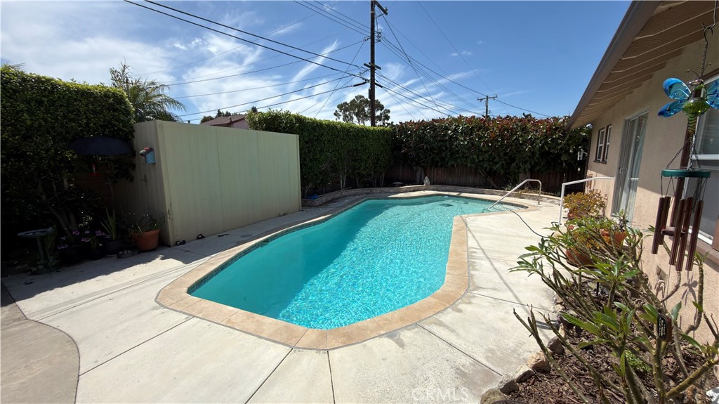 9132 Vons Property Photo 3