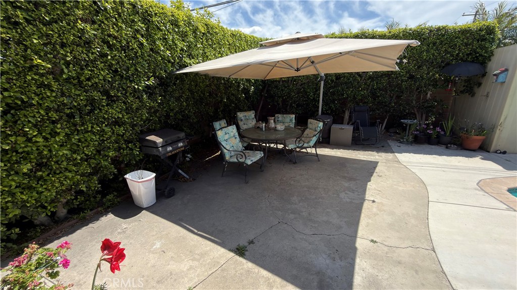 9132 Vons Property Photo 4