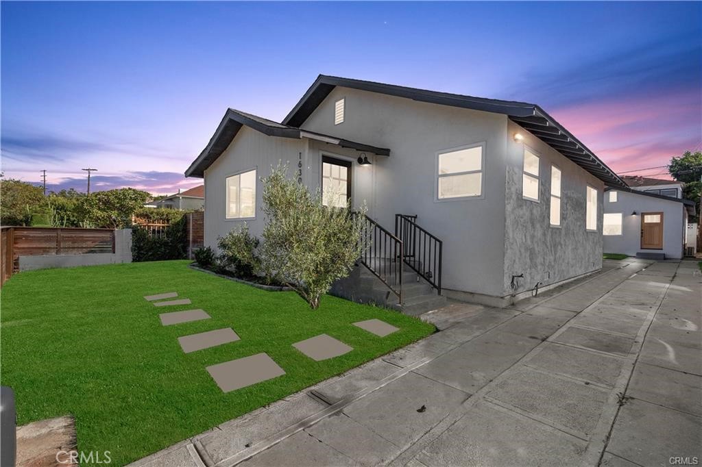 1630 S Ridgeley Property Photo 1