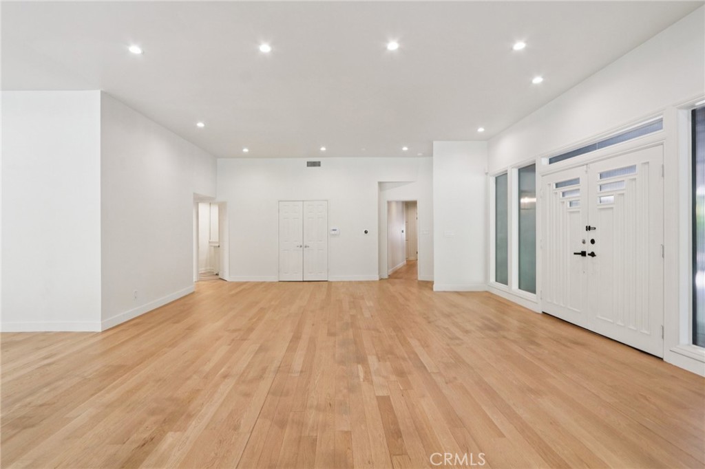4900 Queen Victoria Property Photo 16