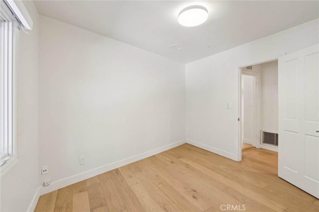 4900 Queen Victoria Property Photo 27