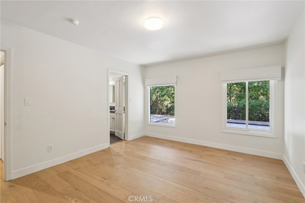 4900 Queen Victoria Property Photo 37