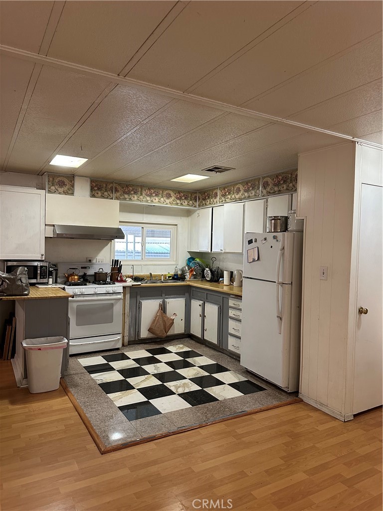 1441 S Paso Real Ave #30 Property Photo 14