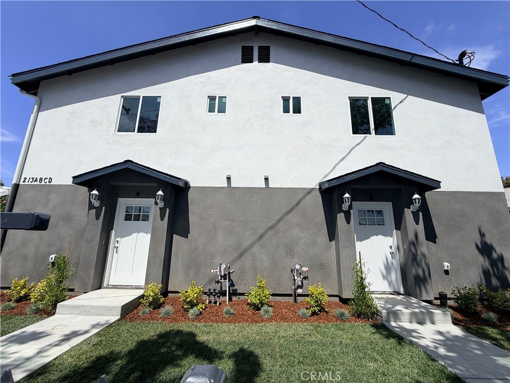 213 E Raymond Property Photo 2