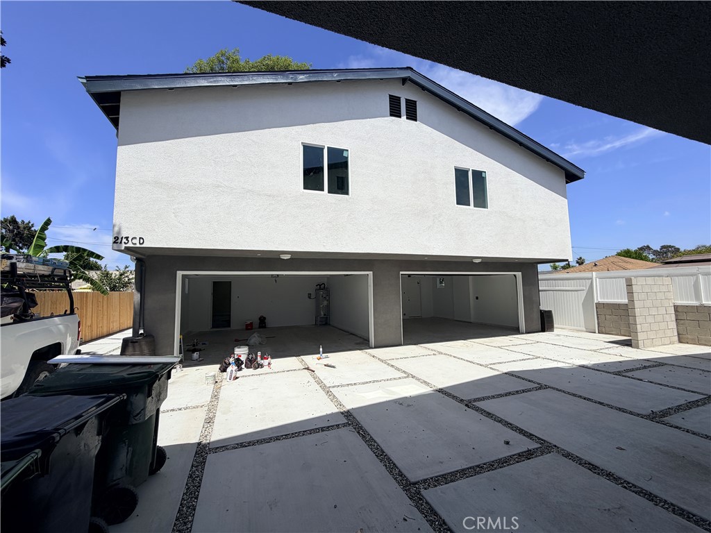 213 E Raymond Property Photo 5