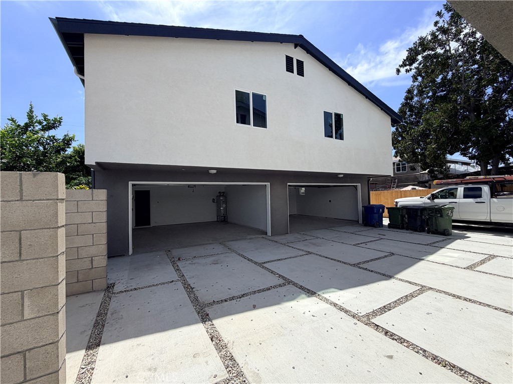 213 E Raymond Property Photo 6