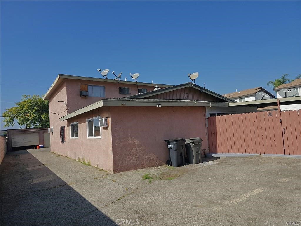 4133 Downing B Property Photo 1