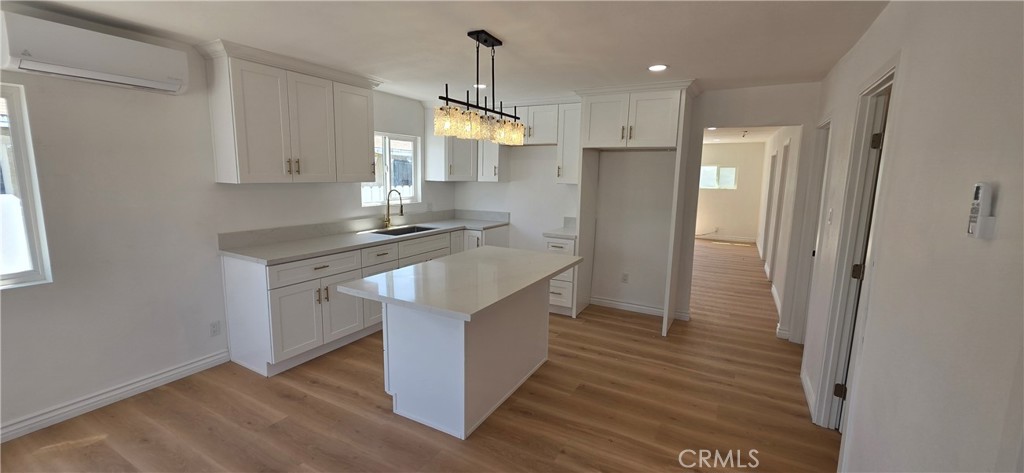 1124 E 76th Place Property Photo 2