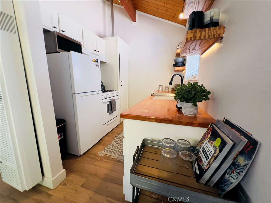 926 E Barker Property Photo 18